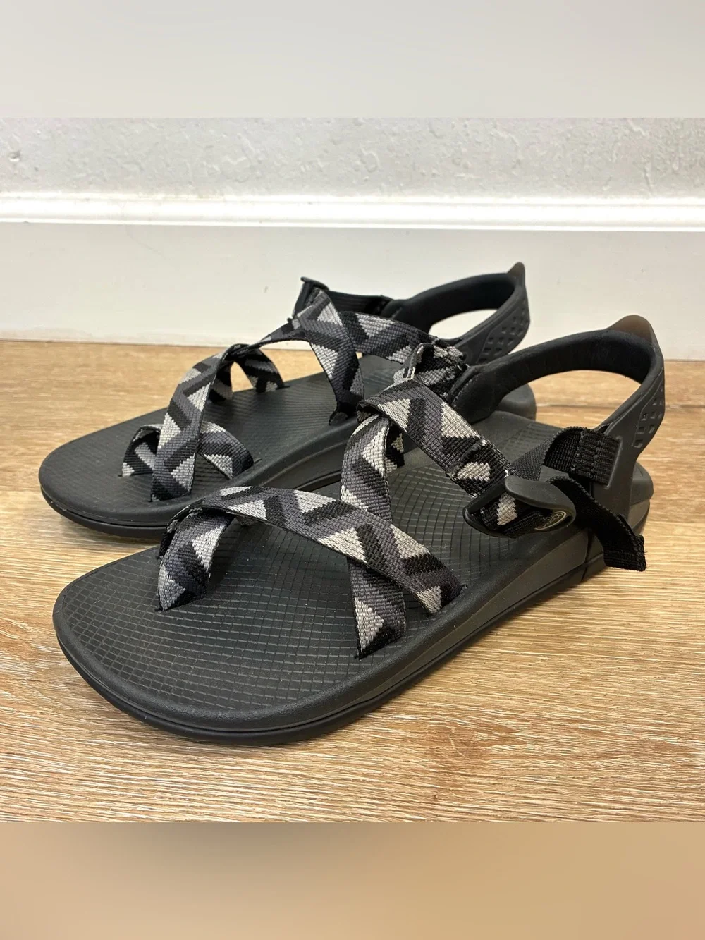 Chaco Men's Z/Canyon 2 Sandals Feature A Black Gray US 9 UK 8 EU 42